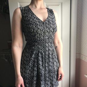 Funky zip-front dress with geometric pattern